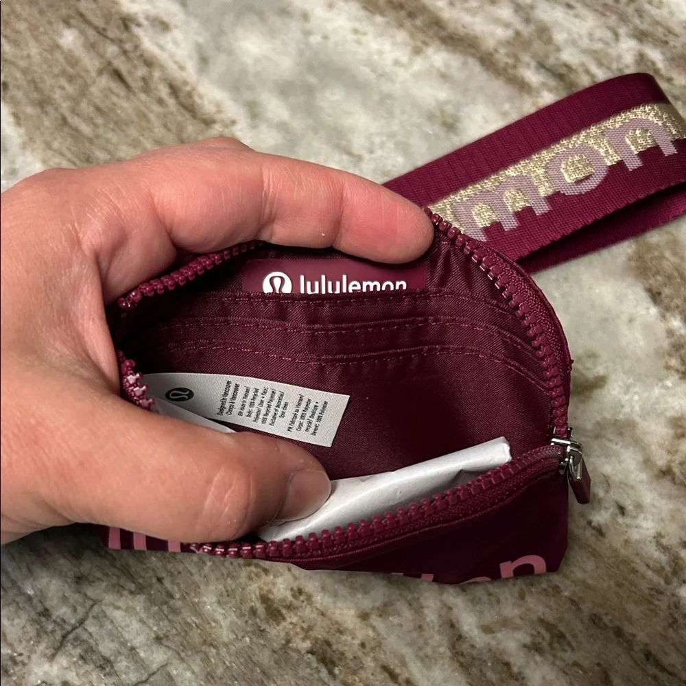 New Lululemon Athletica Never Lost Keychain and Clippable Card Pouch Set in DELX - Picture 7 of 7